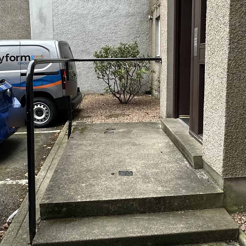 Three steps from the car park to the shared entrance